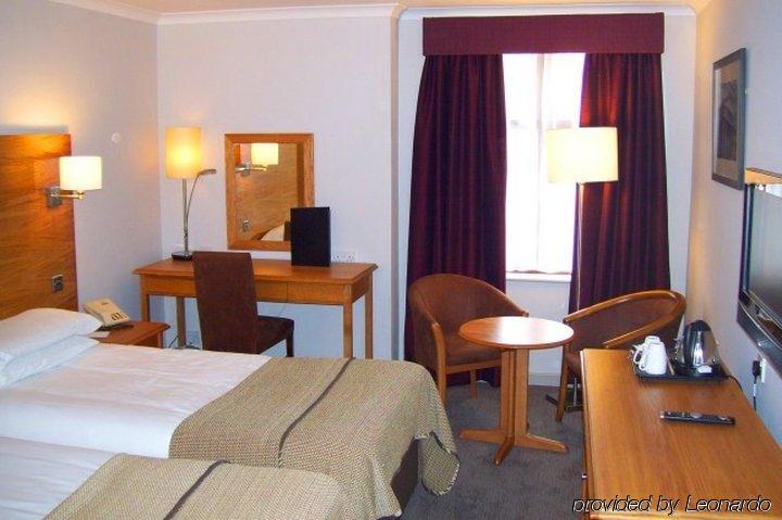 Bridge Hotel Greenford  Rum bild